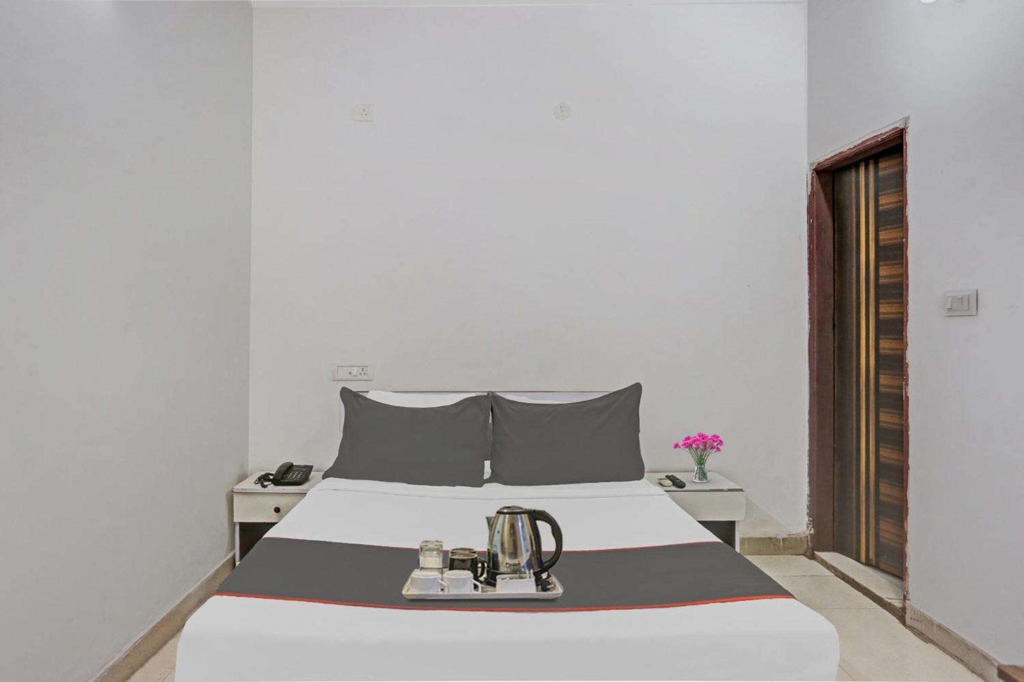 Hotel O Imperial Residency Near Dashrath Puri Metro Station New Delhi Exterior photo