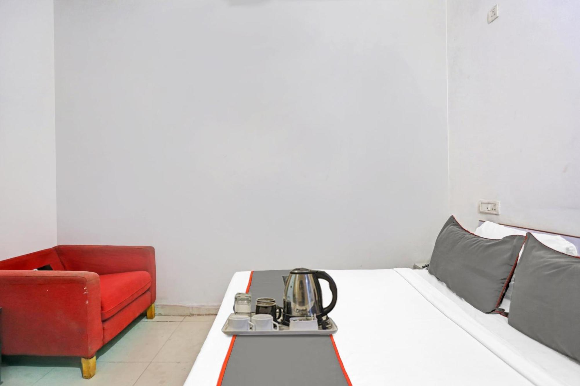 Hotel O Imperial Residency Near Dashrath Puri Metro Station New Delhi Exterior photo
