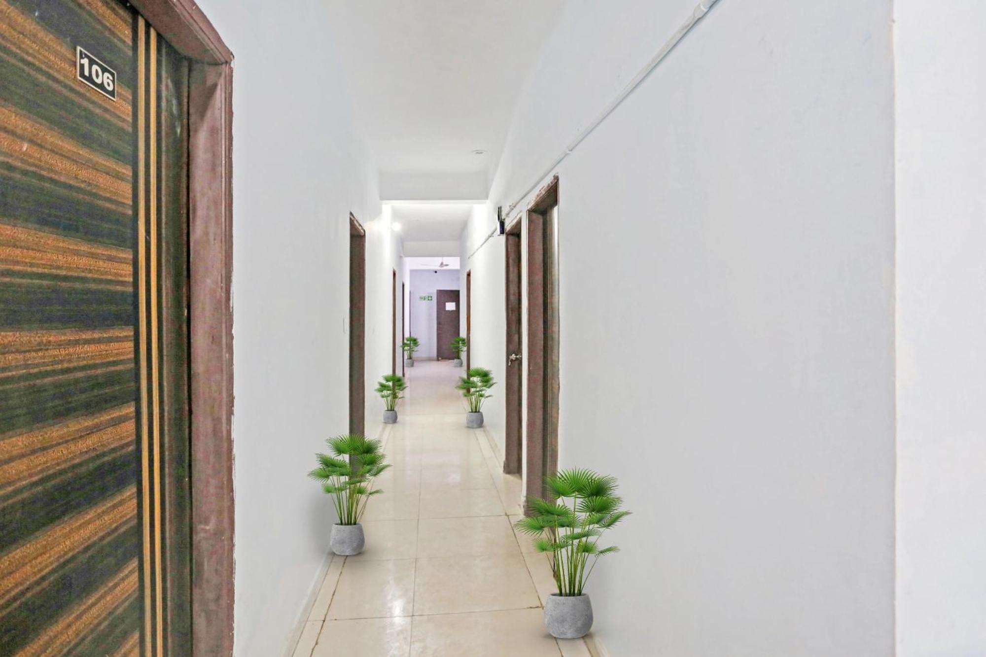 Hotel O Imperial Residency Near Dashrath Puri Metro Station New Delhi Exterior photo